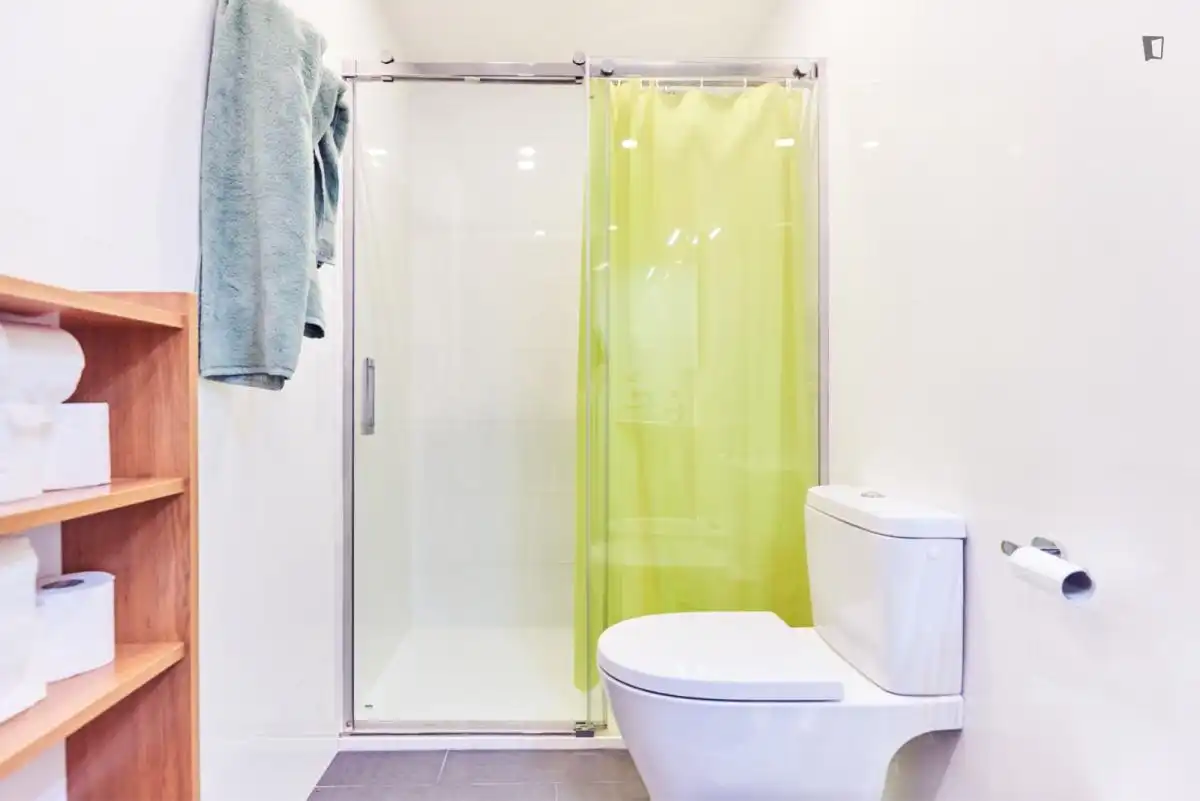 Room in Triana Este