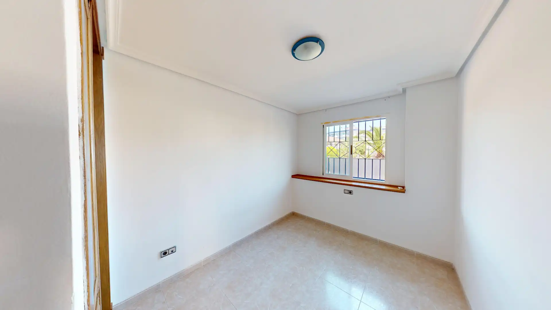 Bedroom of Flat for sale in Torrevieja  with Air Conditioner, Terrace and Community pool