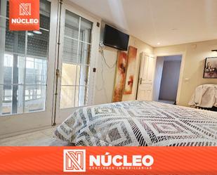 Bedroom of Flat for sale in  Zaragoza Capital  with Heating, Furnished and Balcony