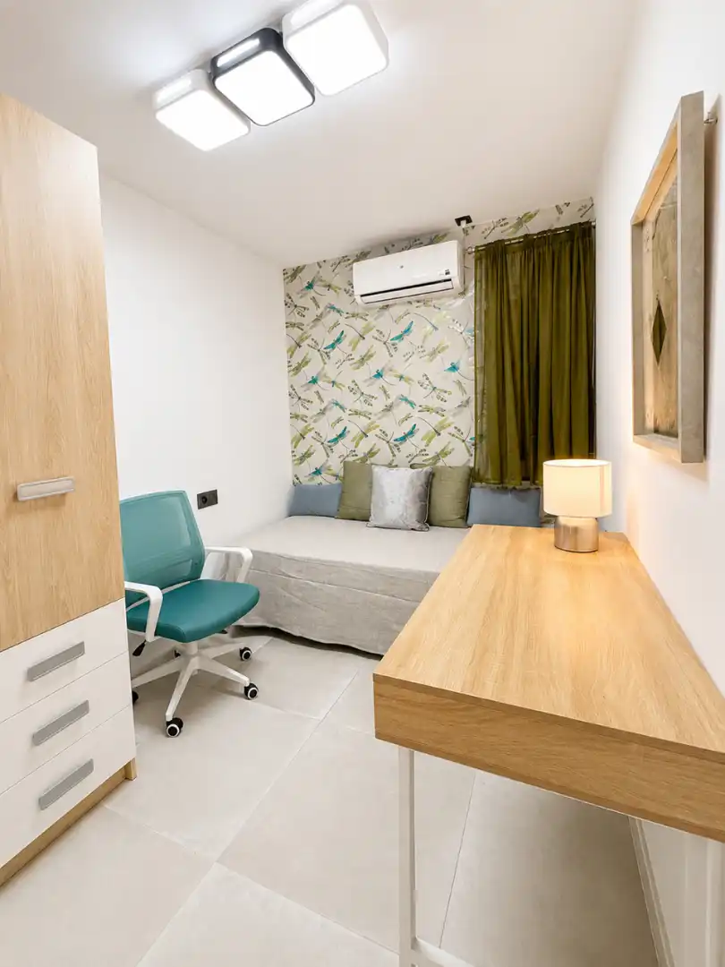 Bedroom of Study for share in Sevilla  with Air Conditioner, Heating and Furnished