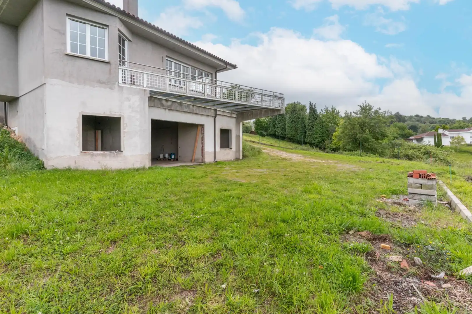 Casa o xalet en venda en Oviedo  amb Jardí privat, Terrassa i Balcó