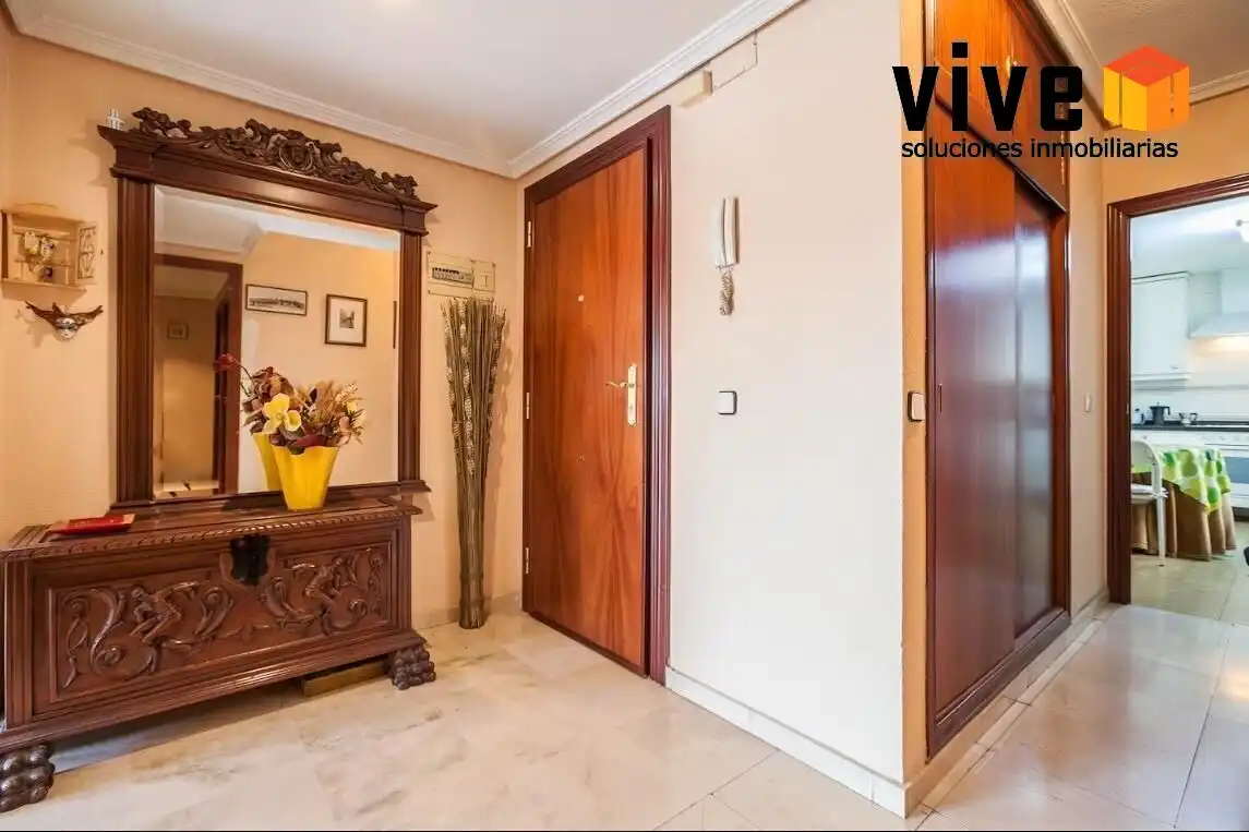 Flat for sale in Sevilla  with Air Conditioner and Terrace