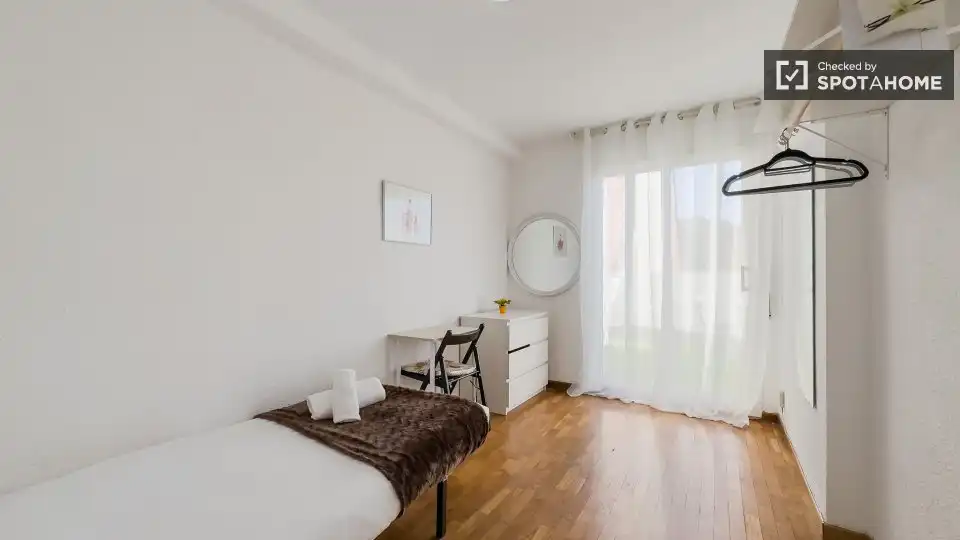 Room in El Coll