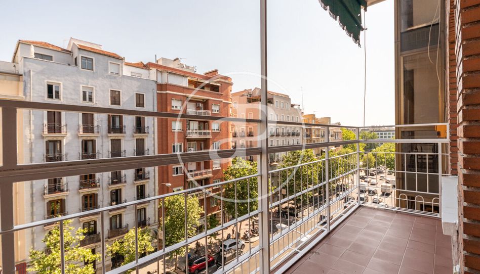 Piso de alquiler en Calle de José Abascal, Almagro - Imagen 4
