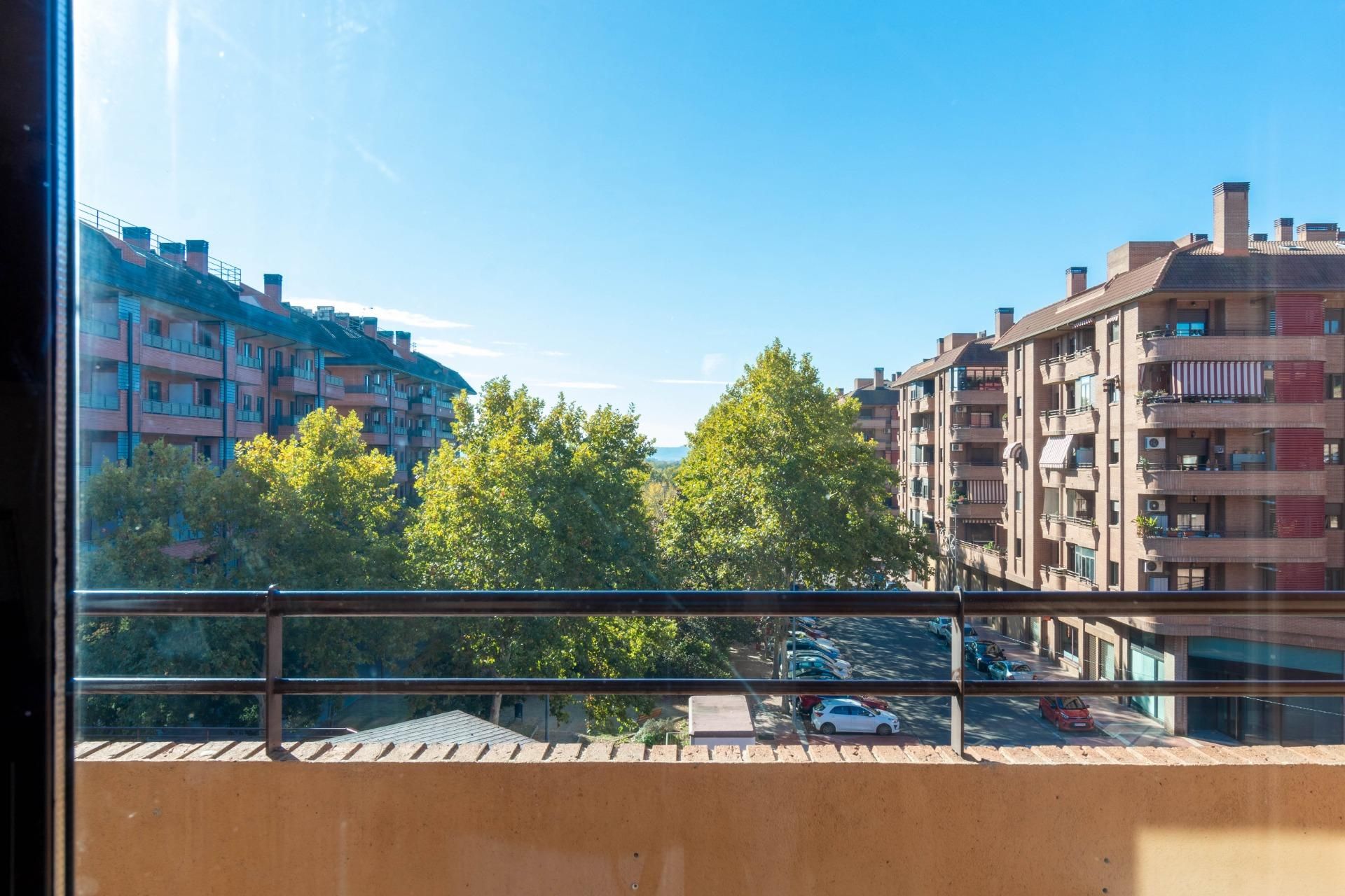 Exterior view of Flat for sale in Alcalá de Henares  with Air Conditioner, Heating and Private garden