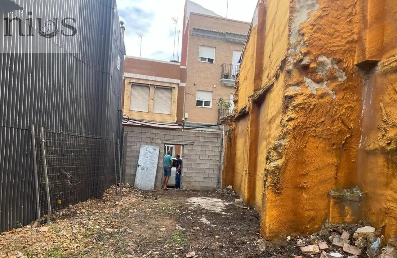 Terrenos y solares en venta en Carrer de Peset Aleixandre