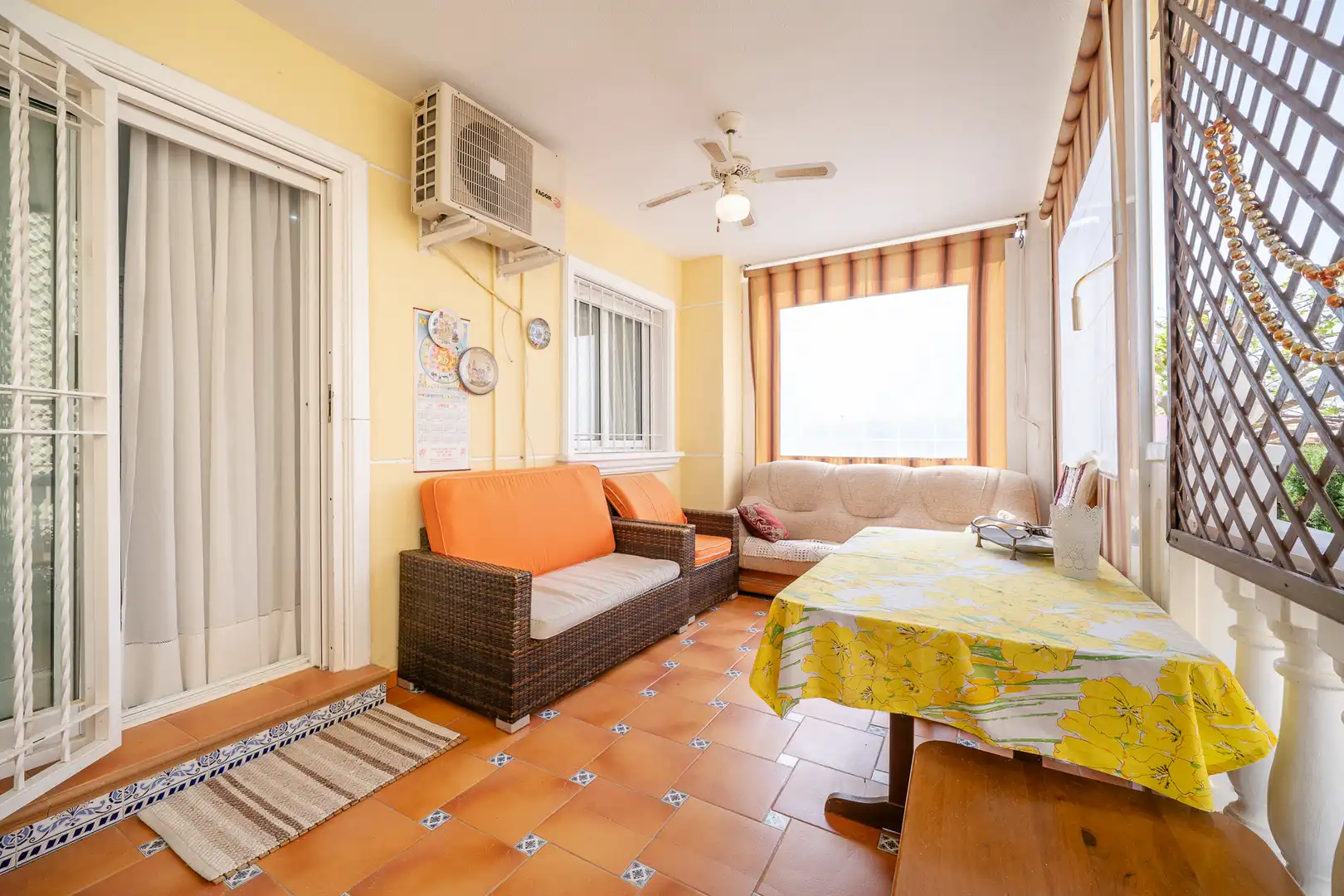 Terraza de Casa adosada en venta en Guardamar del Segura con Aire acondicionado, Jardín privado y Terraza