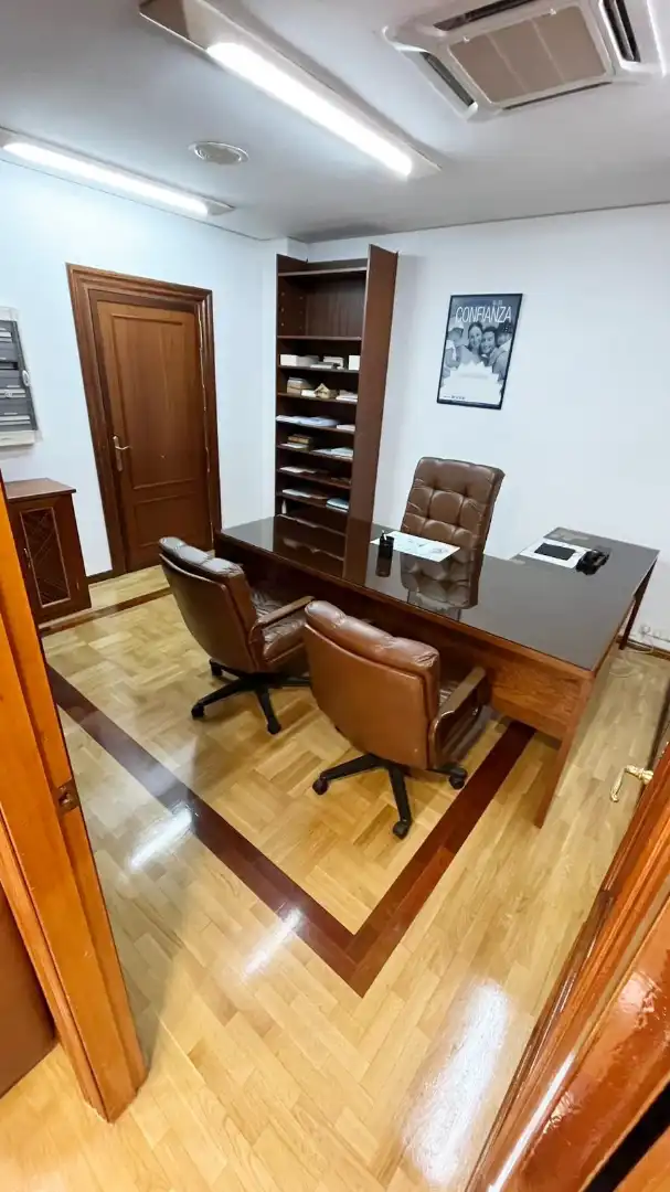 Ufficio con ascensore in vendita a Avenida Ronda de los Tejares