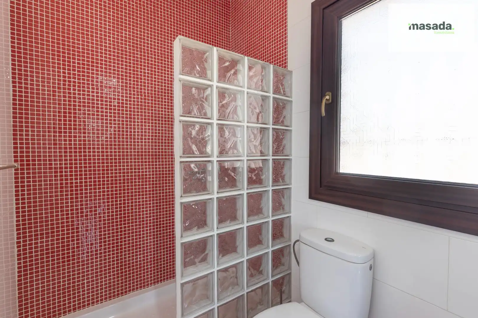 Baño de Casa o chalet en venta en Vegas del Genil con Jardín privado, Piscina y Alarma