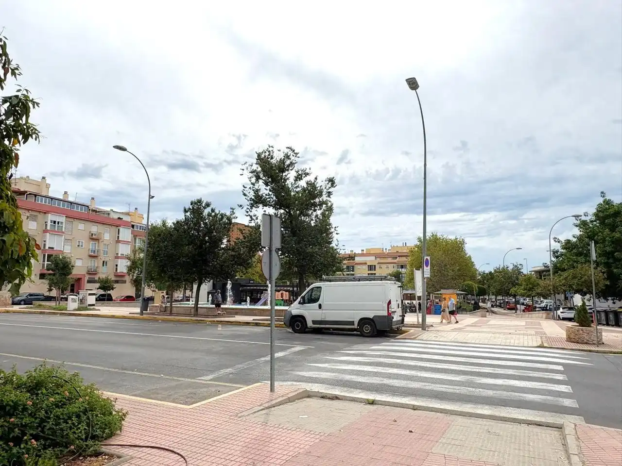 Local comercial en alquiler en Avenida Castellon 68, imagen 2