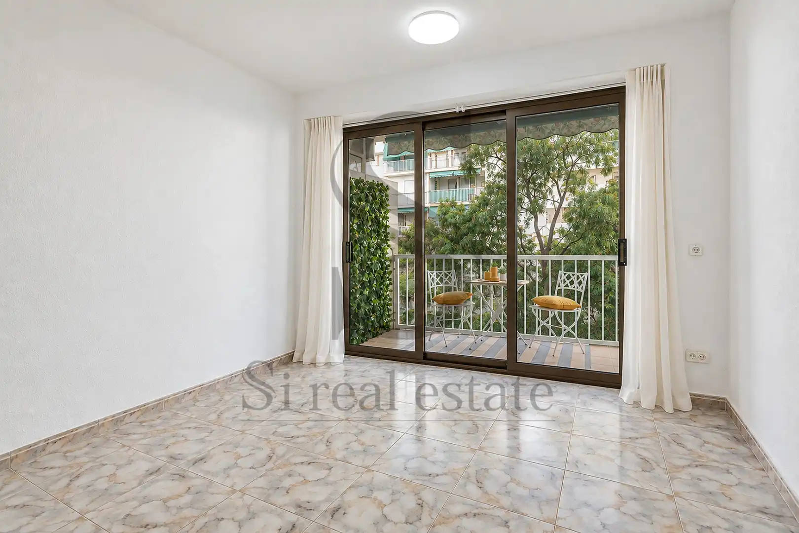 Appartamento con terrazza in vendita a Carrer de Juan de Mena, imagen 4