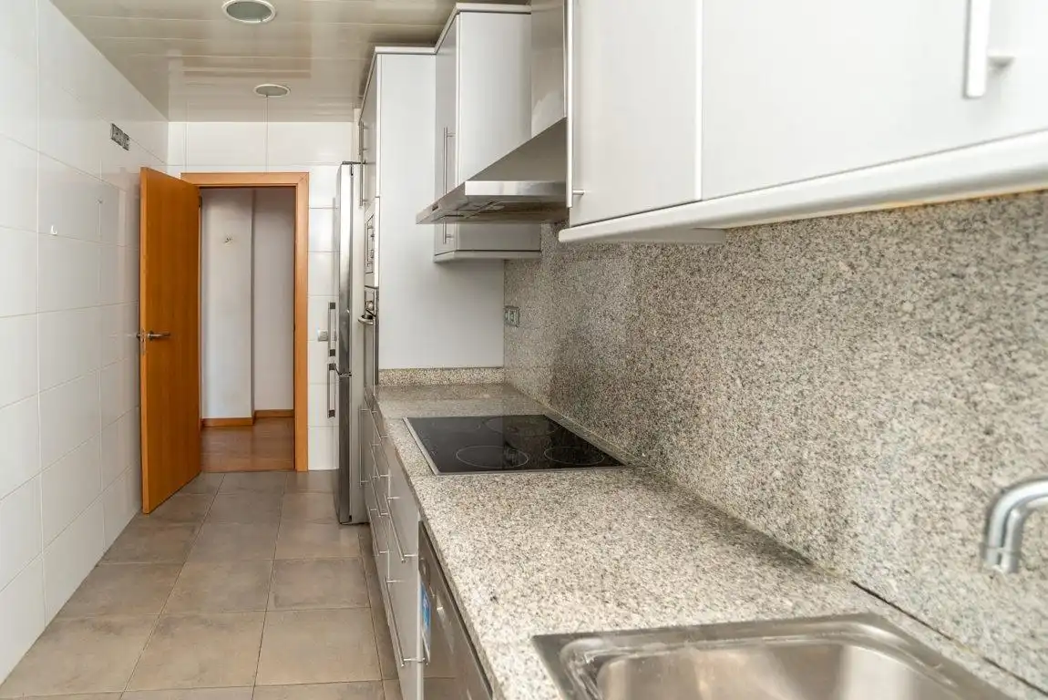 Küche von Wohnung zum Verkauf in Badalona mit Heizung, Parkett und Terrasse