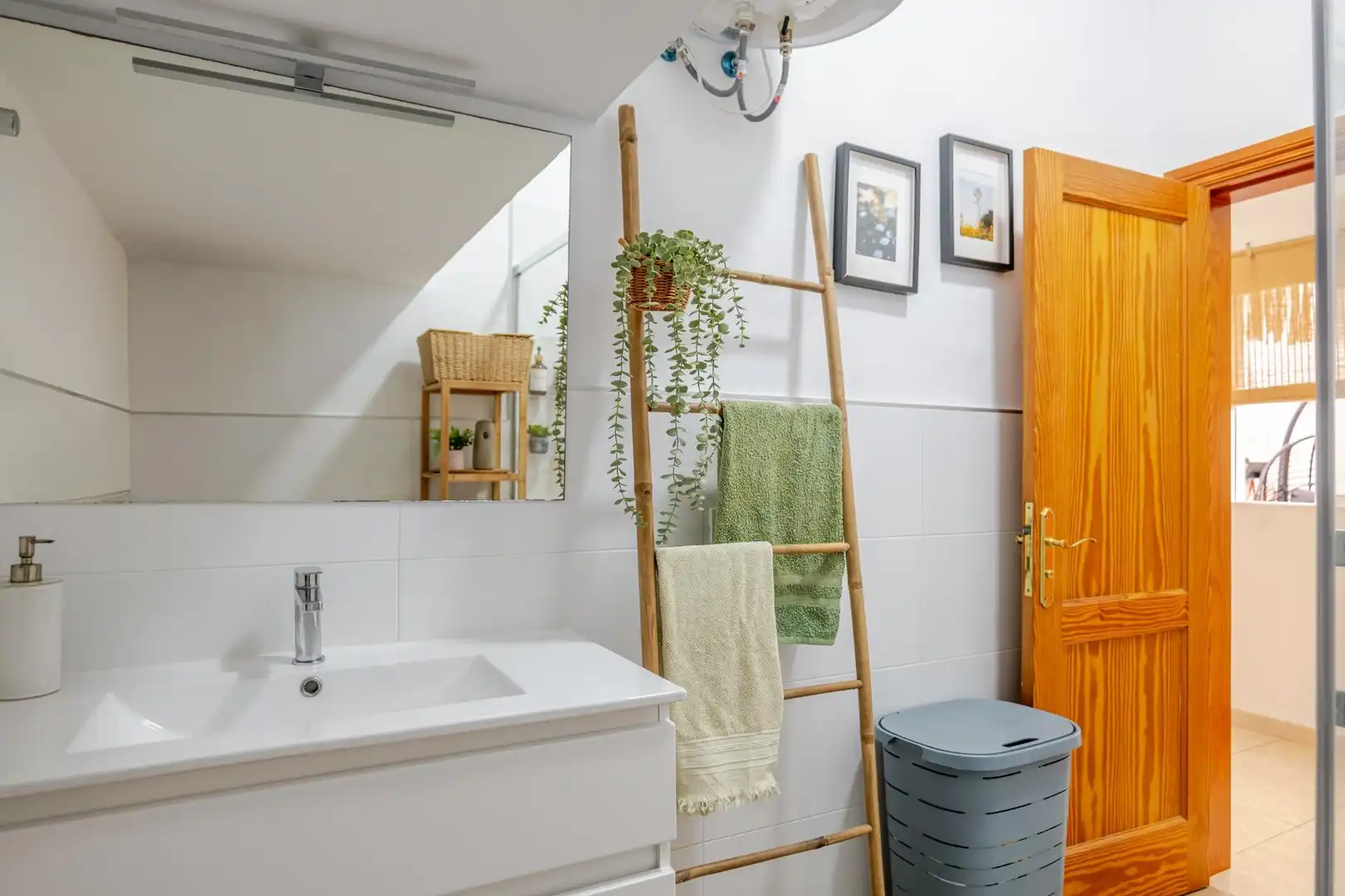 Badezimmer von Einfamilien-Reihenhaus zum Verkauf in Las Palmas de Gran Canaria mit Terrasse und Abstellraum