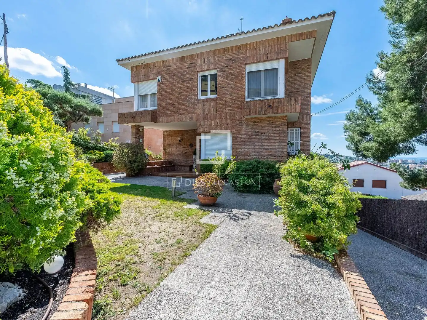 Exterior view of Houses for sale in Sant Just Desvern  with Air Conditioner, Private garden and Terrace