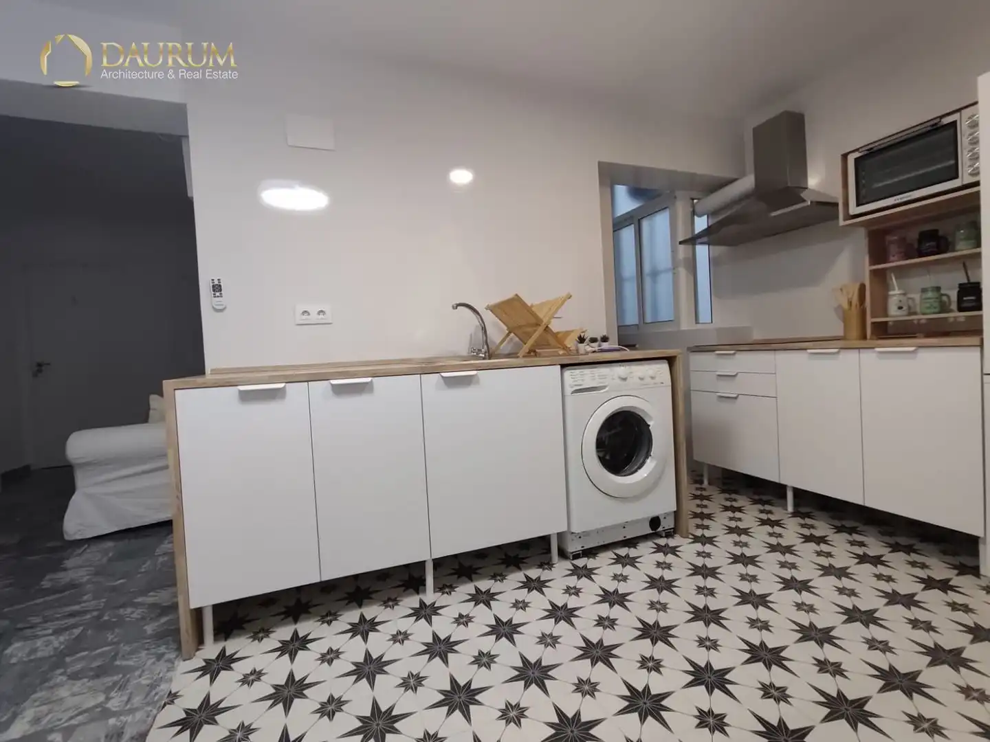 Kitchen of Flat for sale in Sevilla  with Air Conditioner and Furnished