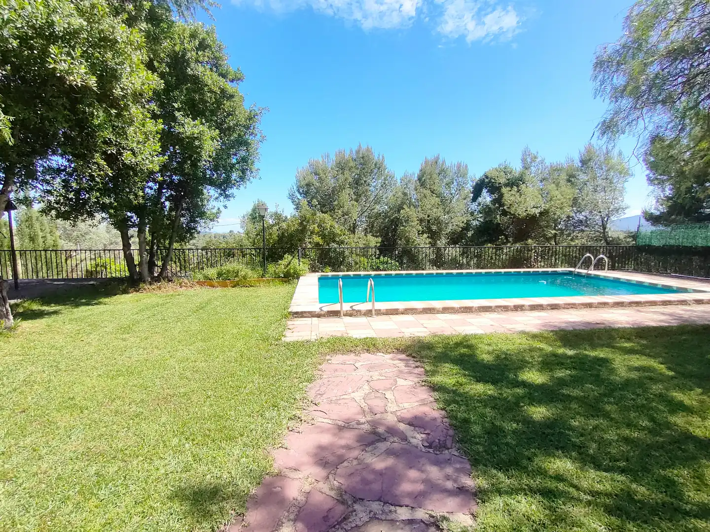 Swimming pool of Houses for sale in Godelleta  with Air Conditioner, Private garden and Terrace