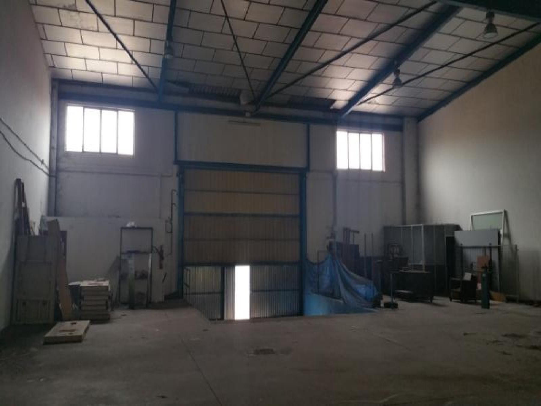 Nau industrial en venda a Tremañes