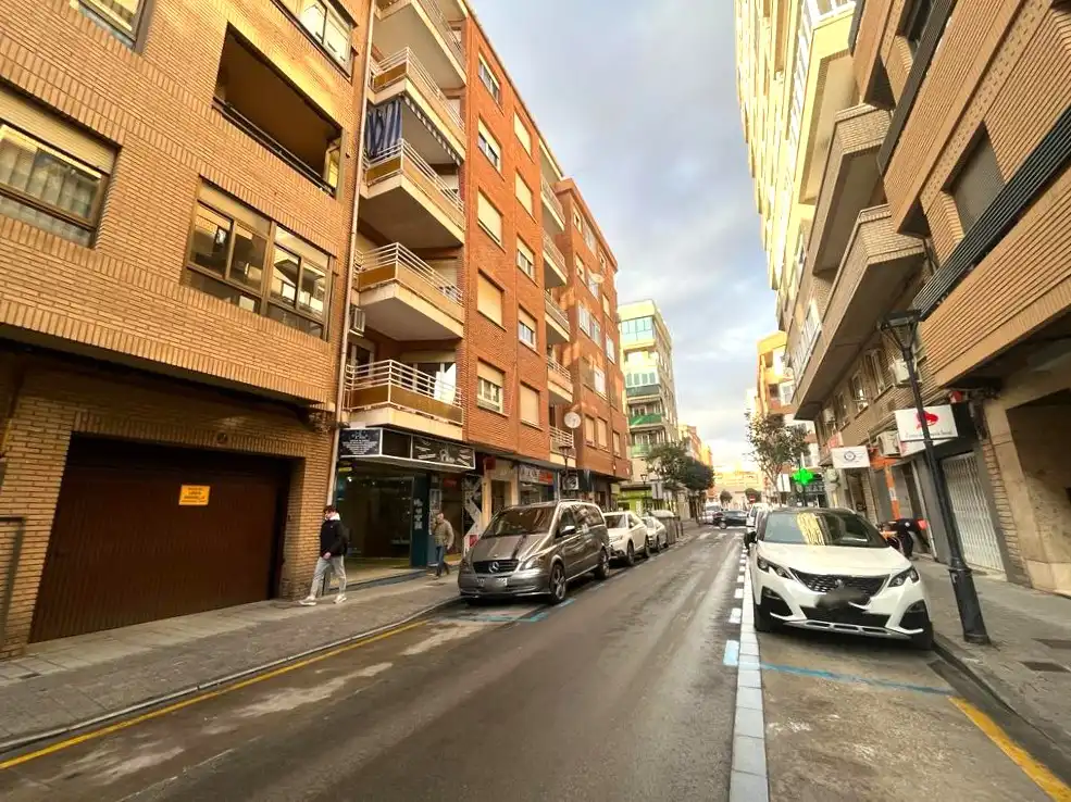 Vista exterior de Piso en venta en Albacete