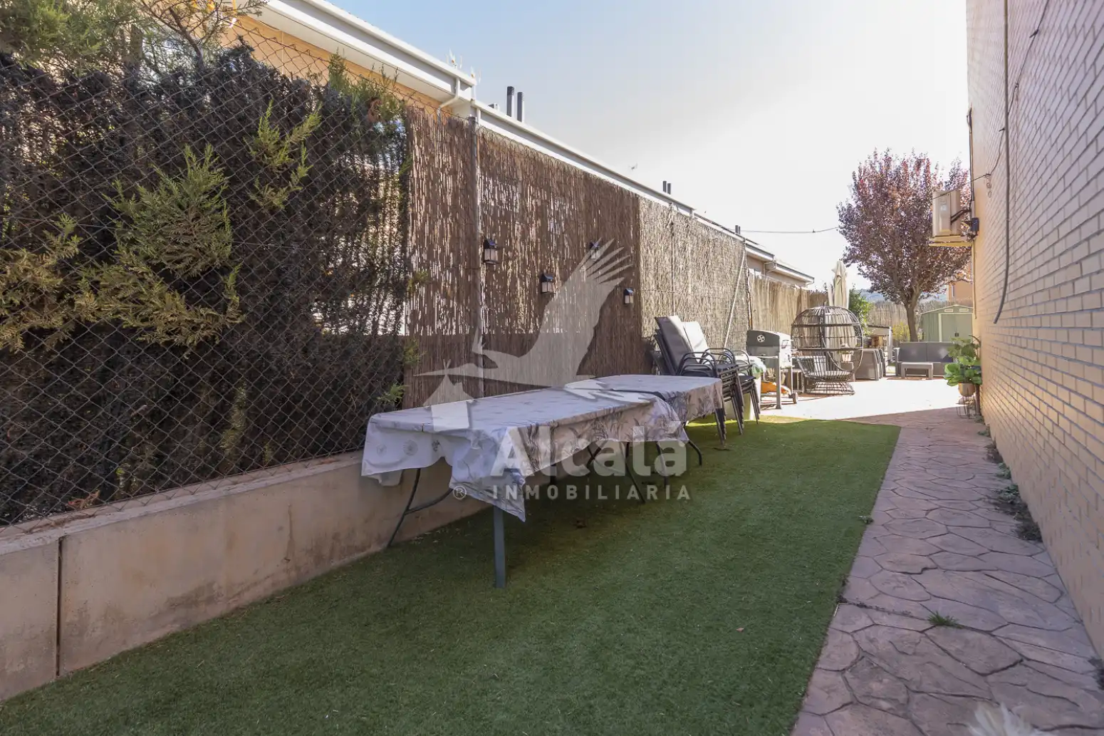 Jardí de Casa adosada en venda en Villalbilla amb Aire condicionat, Calefacció i Terrassa