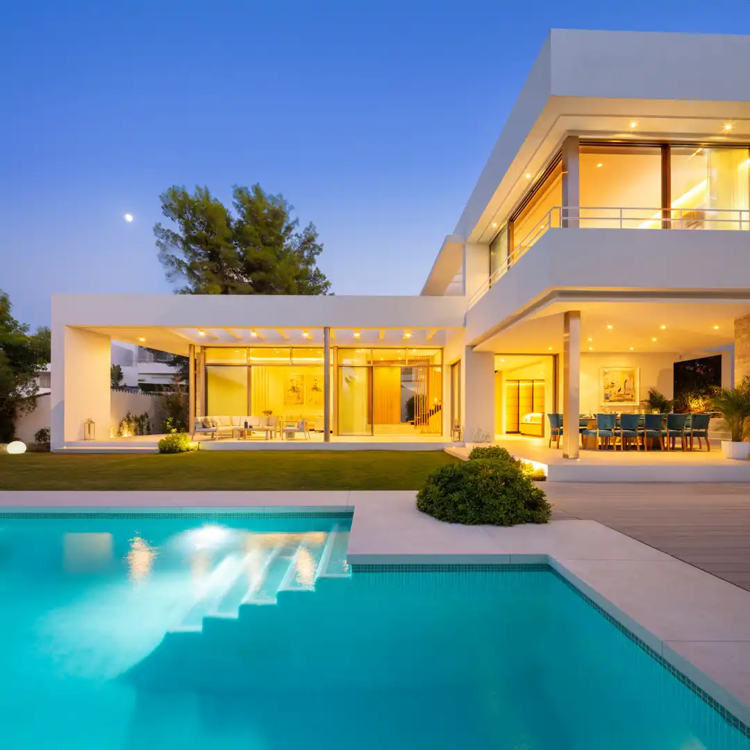 Vista exterior de Casa o xalet de lloguer en Marbella amb Aire condicionat, Jardí privat i Terrassa
