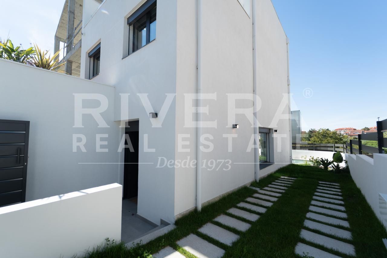 Vista exterior de Casa o chalet en venta en Vigo  con Calefacción y Jardín privado