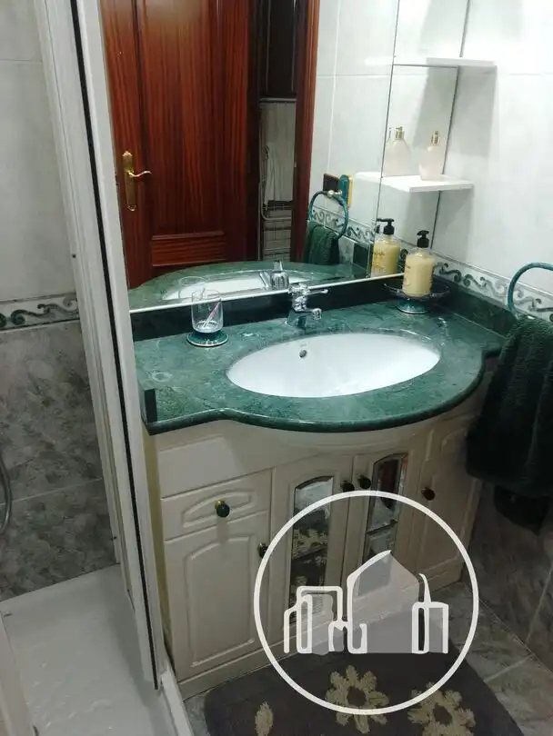 Baño de Piso en venta en Valle de Losa con Calefacción y Trastero