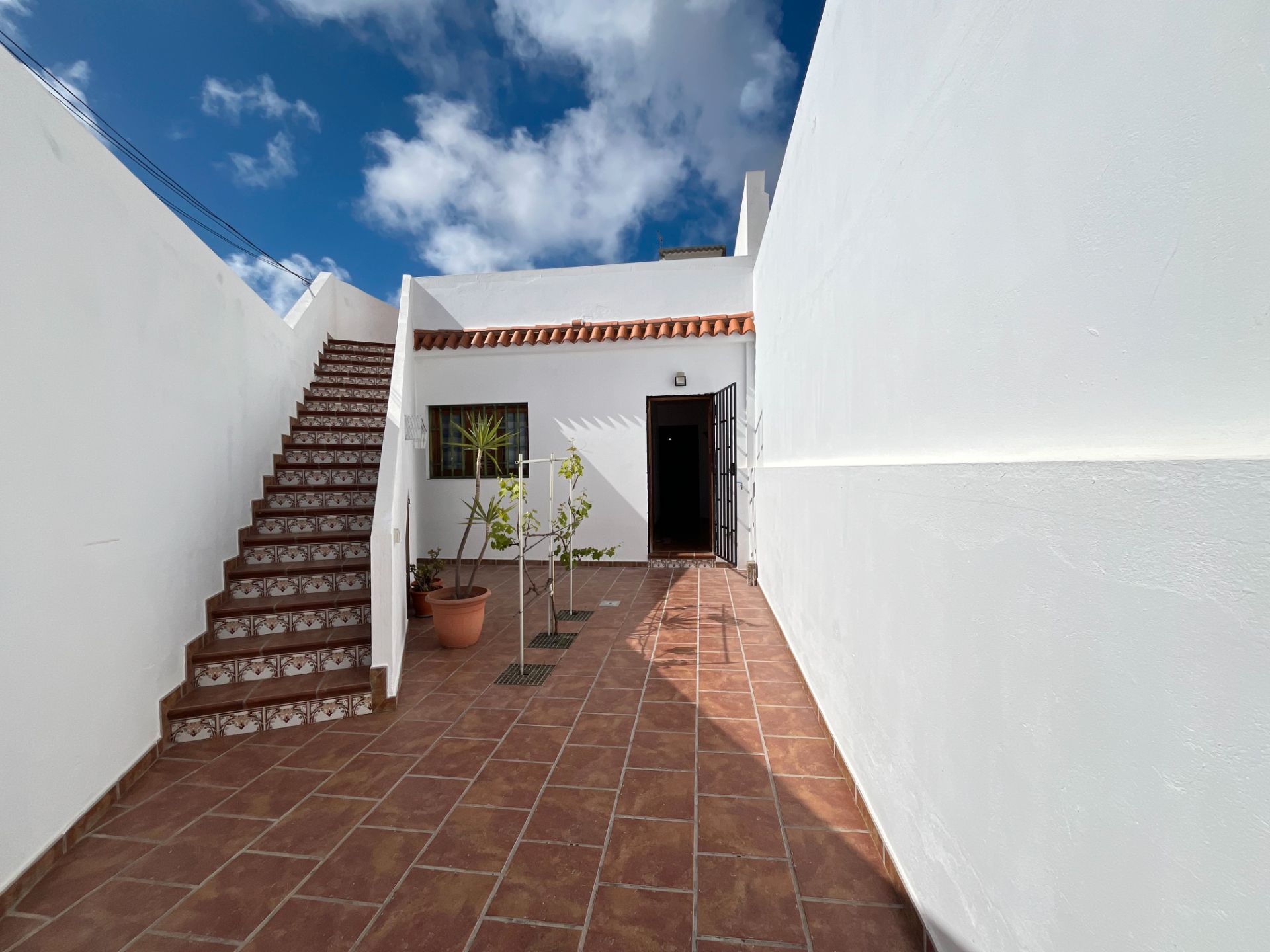 Vista exterior de Casa o xalet en venda en Las Palmas de Gran Canaria amb Jardí privat i Traster