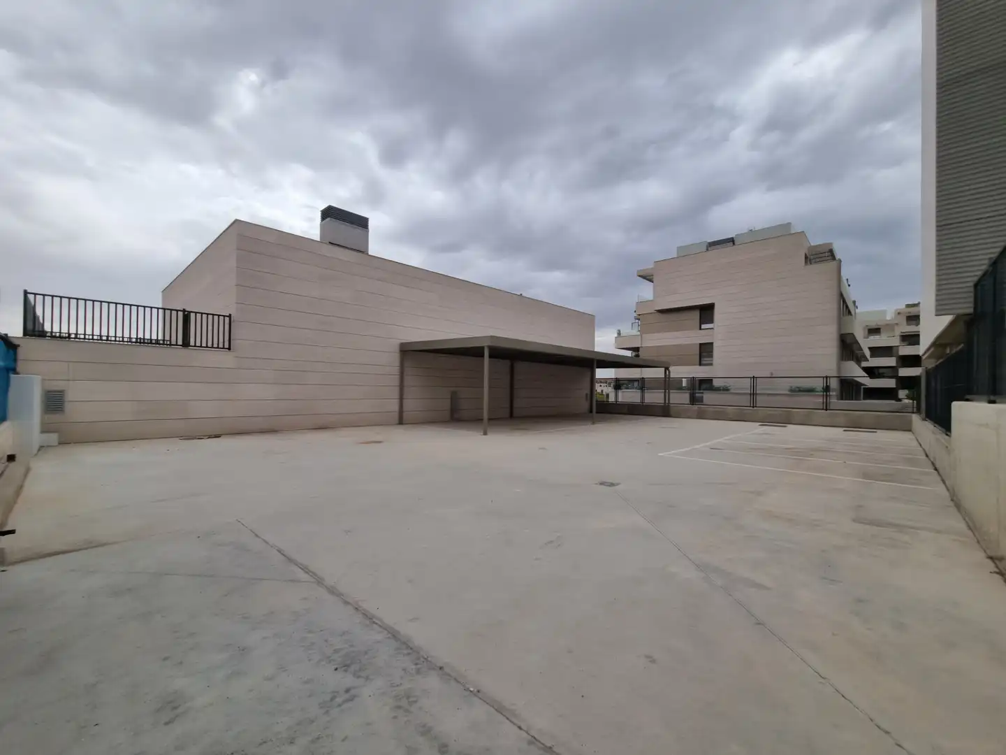 Vista exterior de Local en venta en San Sebastián de los Reyes