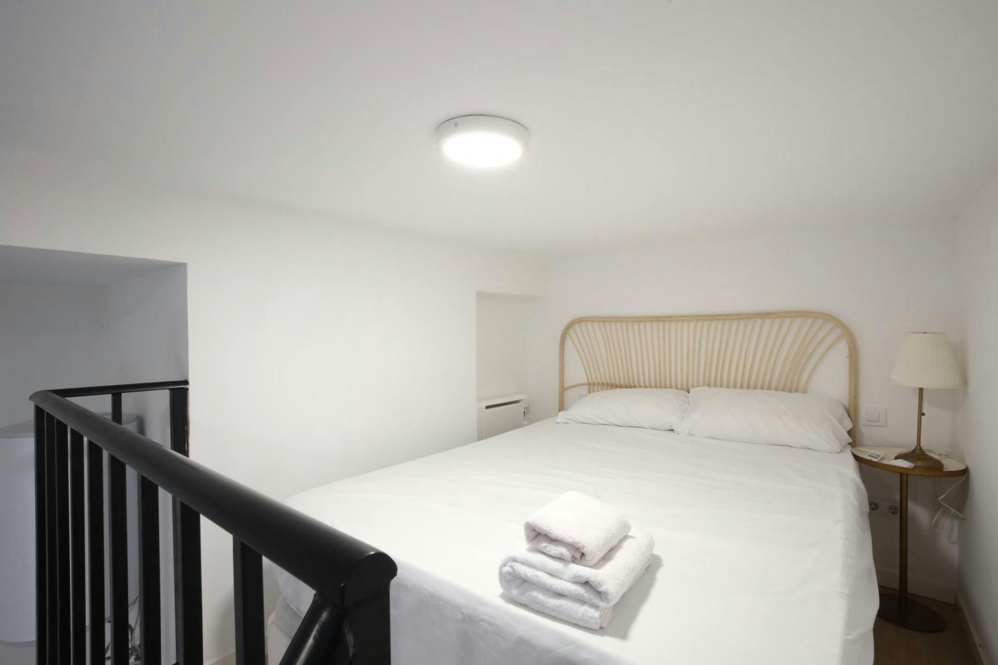 Bedroom of Flat to rent in  Madrid Capital  with Air Conditioner, Heating and Furnished