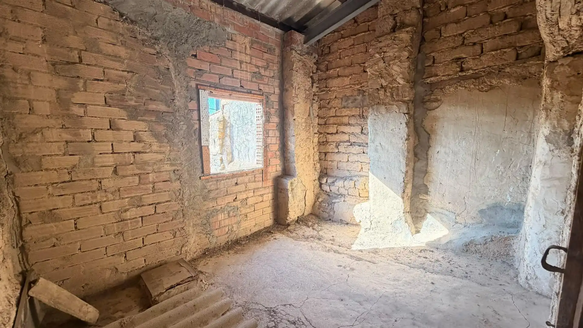 Casa aparellada amb jardí en venda a Ontiñena, imagen 21
