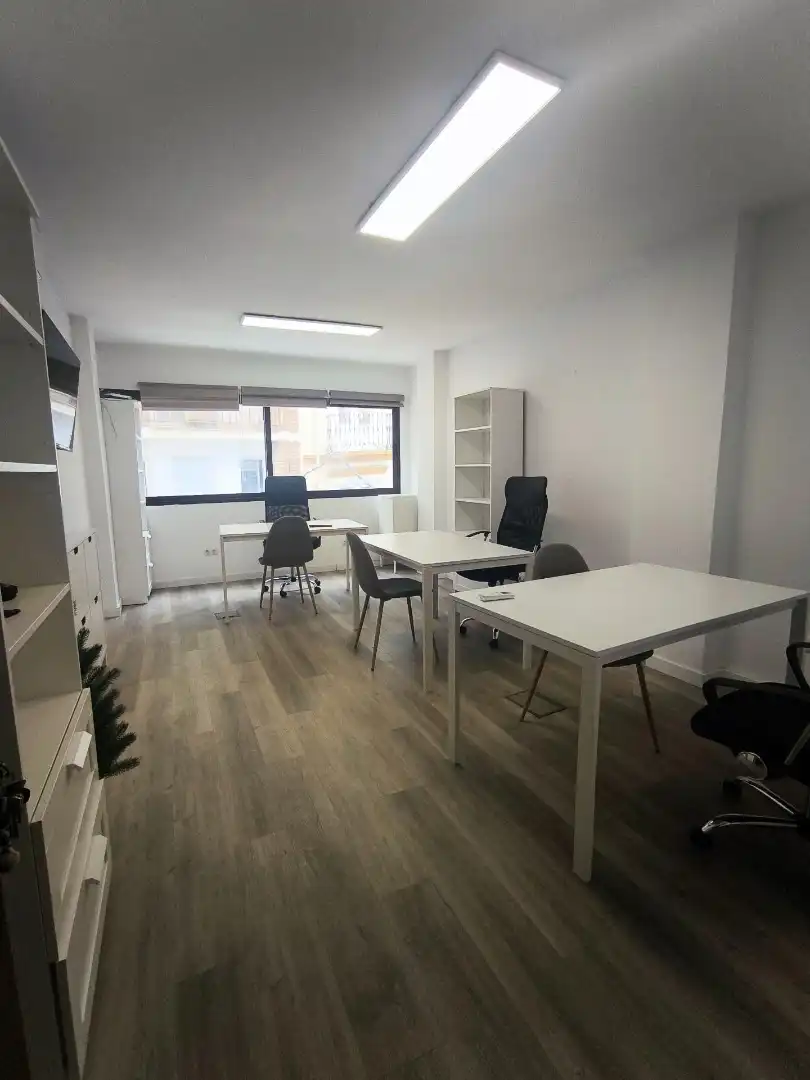 Büro zur Miete in Málaga mit Klimaanlage und Möbliert