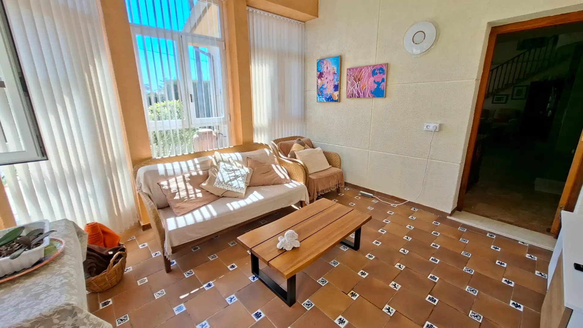 Sala d'estar de Casa o xalet en venda en Alicante / Alacant amb Aire condicionat, Calefacció i Jardí privat