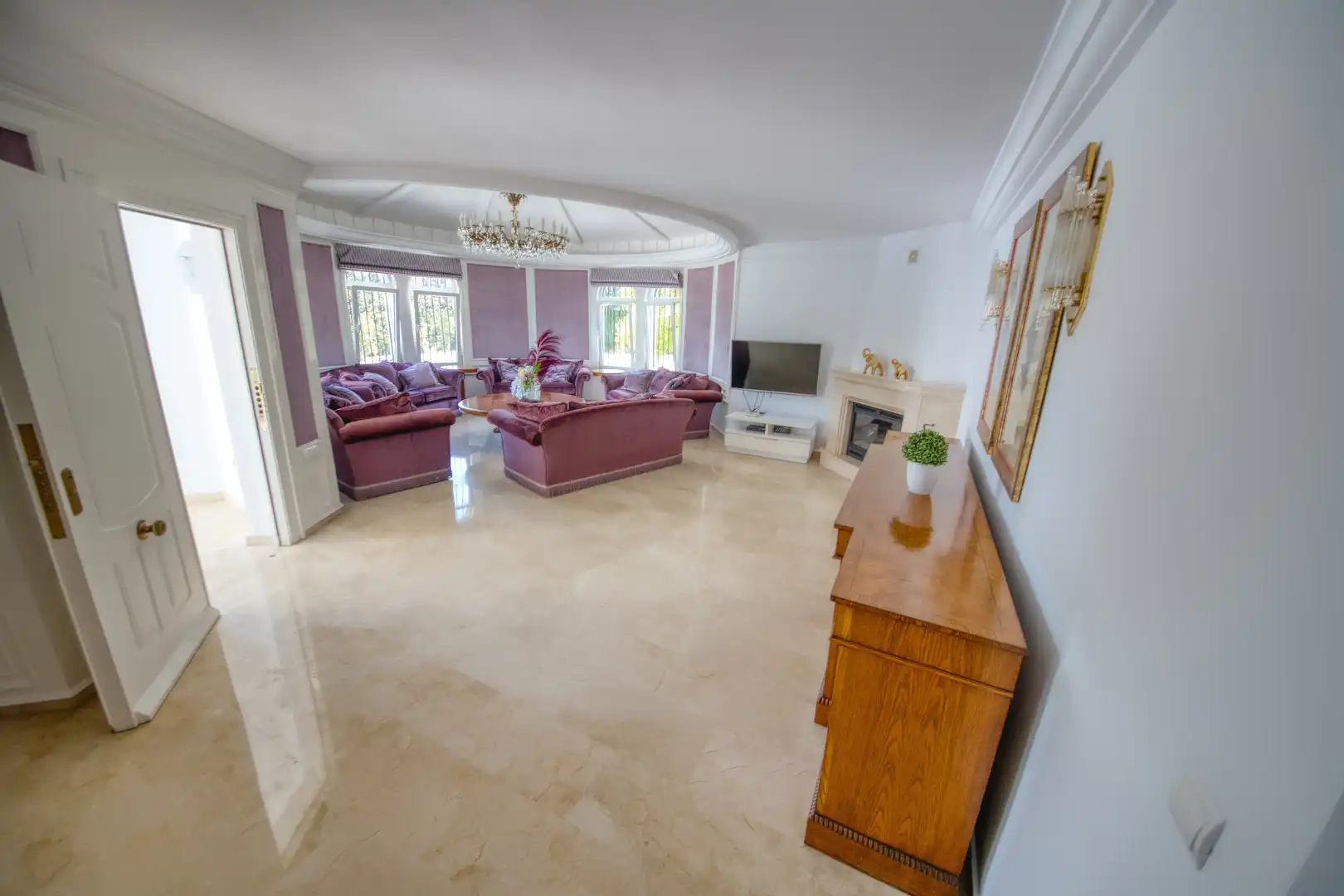 Living room of Houses for sale in Benalmádena  with Air Conditioner, Private garden and Parquet flooring