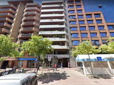 Locale commerciale in vendita a Balmes