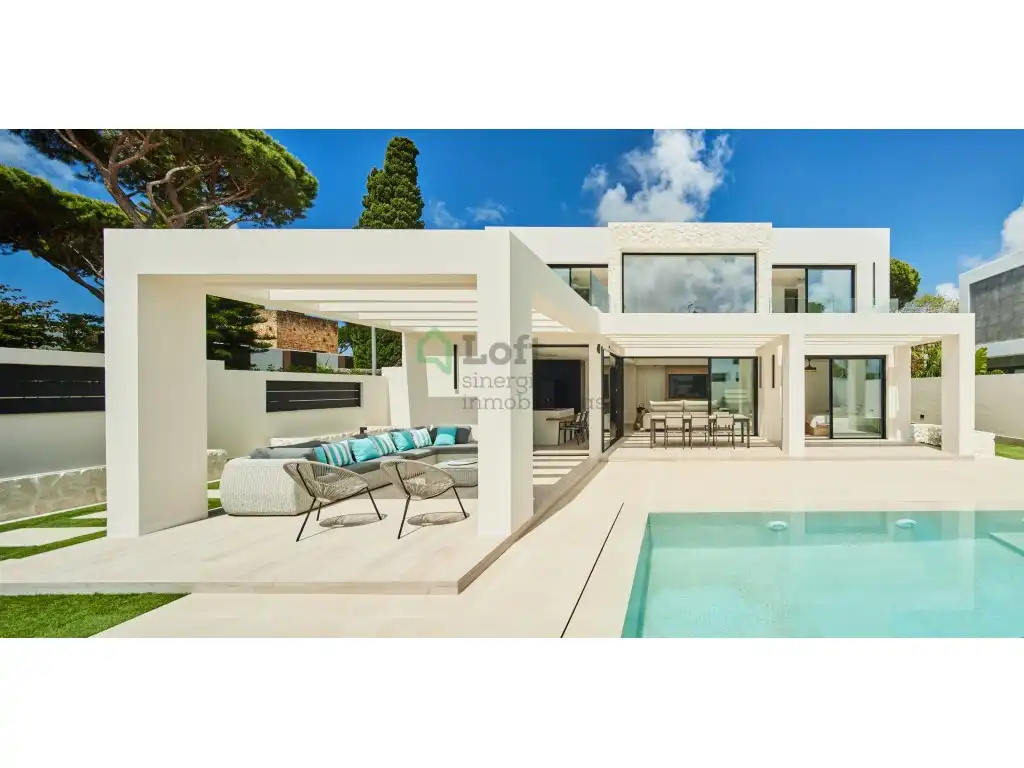 Vista exterior de Casa o chalet en venta en Chiclana de la Frontera con Aire acondicionado, Calefacción y Jardín privado