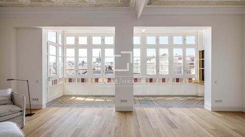 Excelente piso de 3 dormitorios con terraza en venta en Eixample Dreta,  en Barcelona, imatge 2