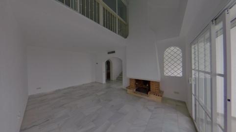 Foto 2 de Casa adosada en venda a C/ Jazmín Urb. Altos del Paraiso , Paraiso - Barronal, Estepona