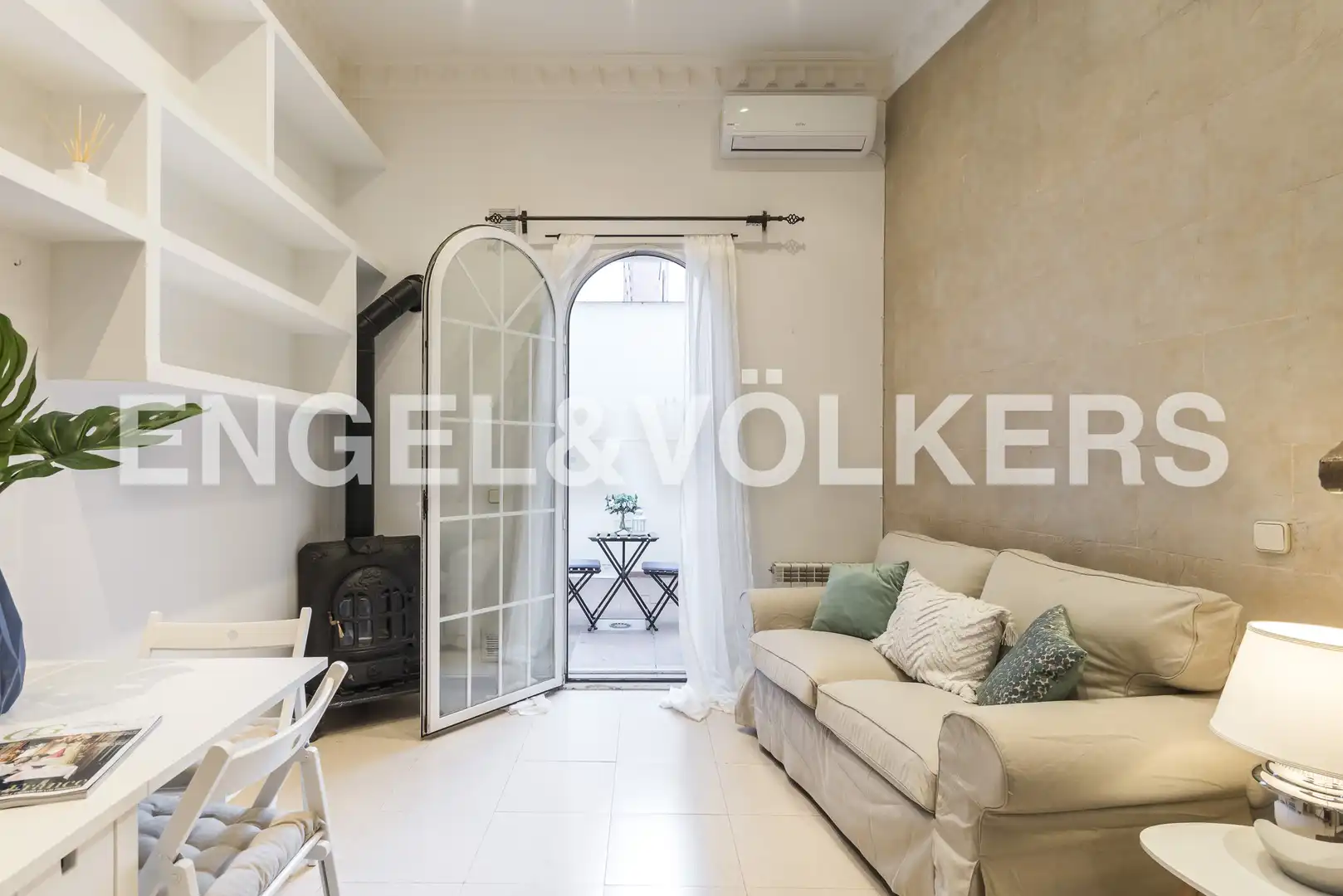 Sala d'estar de Planta baixa de lloguer en Madrid amb Aire condicionat, Calefacció i Terrassa