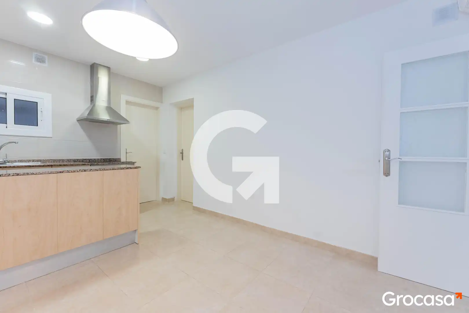 Kitchen of Flat for sale in Cornellà de Llobregat  with Air Conditioner and Oven