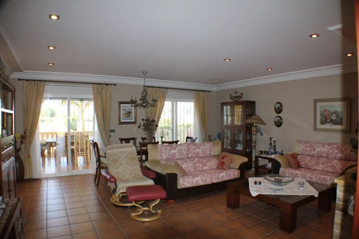 Sala de estar de Casa o chalet en venta en L'Alfàs del Pi con Aire acondicionado, Terraza y Piscina