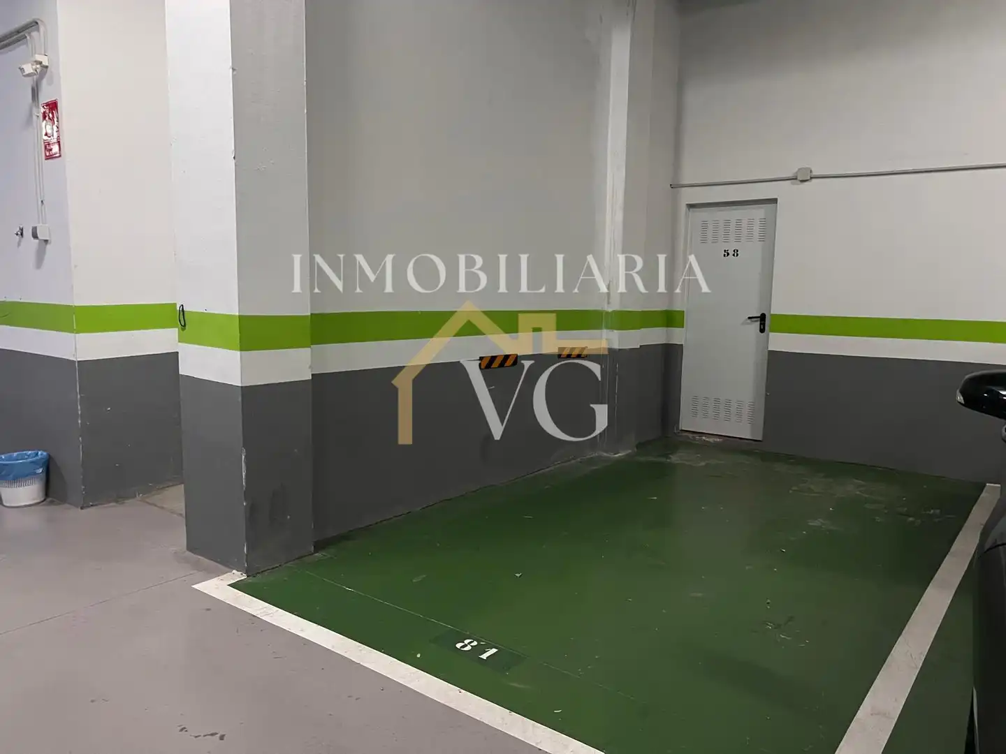 Aparcament de Àtic en venda en Guillena amb Terrassa, Traster i Piscina