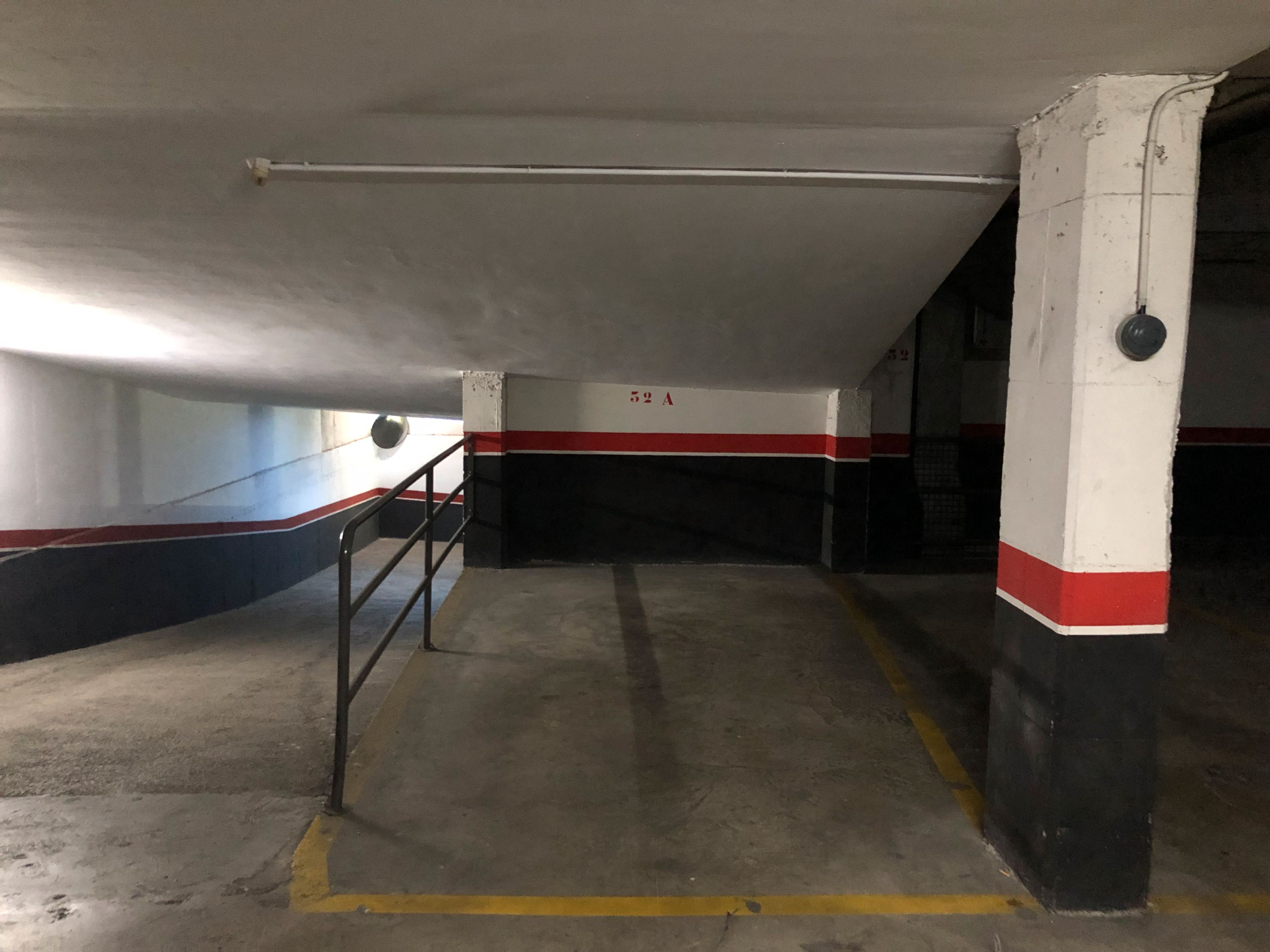 Aparcament de Garatge en venda en  Logroño