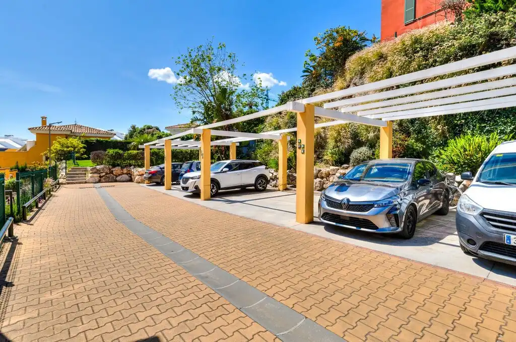 Parking de Ático en venta en Benalmádena con Aire acondicionado, Terraza y Amueblado