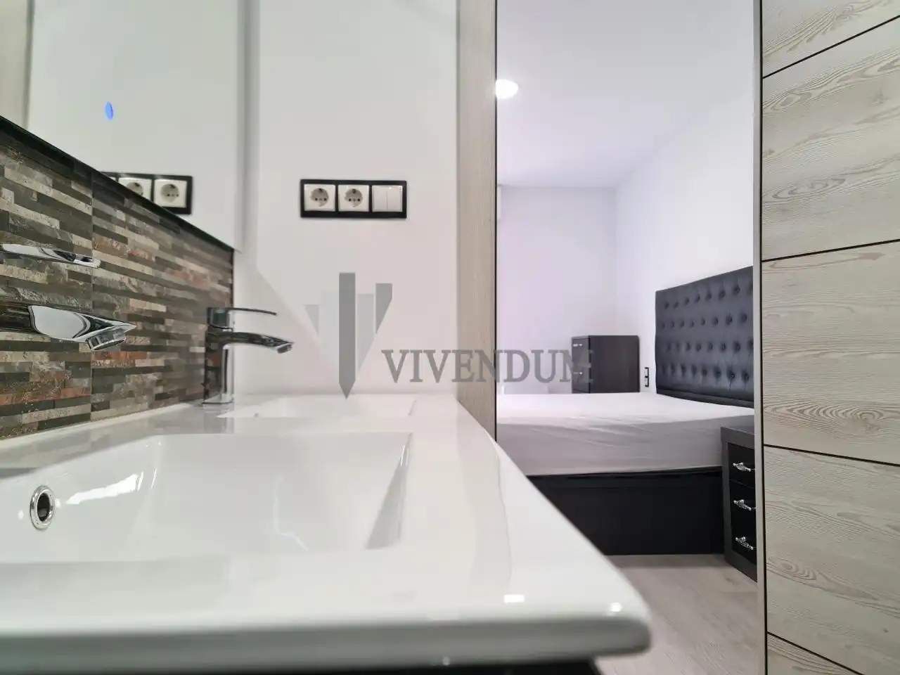 Habitación de Piso en venta en Vigo  con Calefacción y Balcón