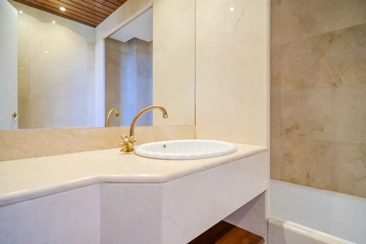 Bathroom of Attic for sale in Madrid  with Air Conditioner, Heating and Private garden