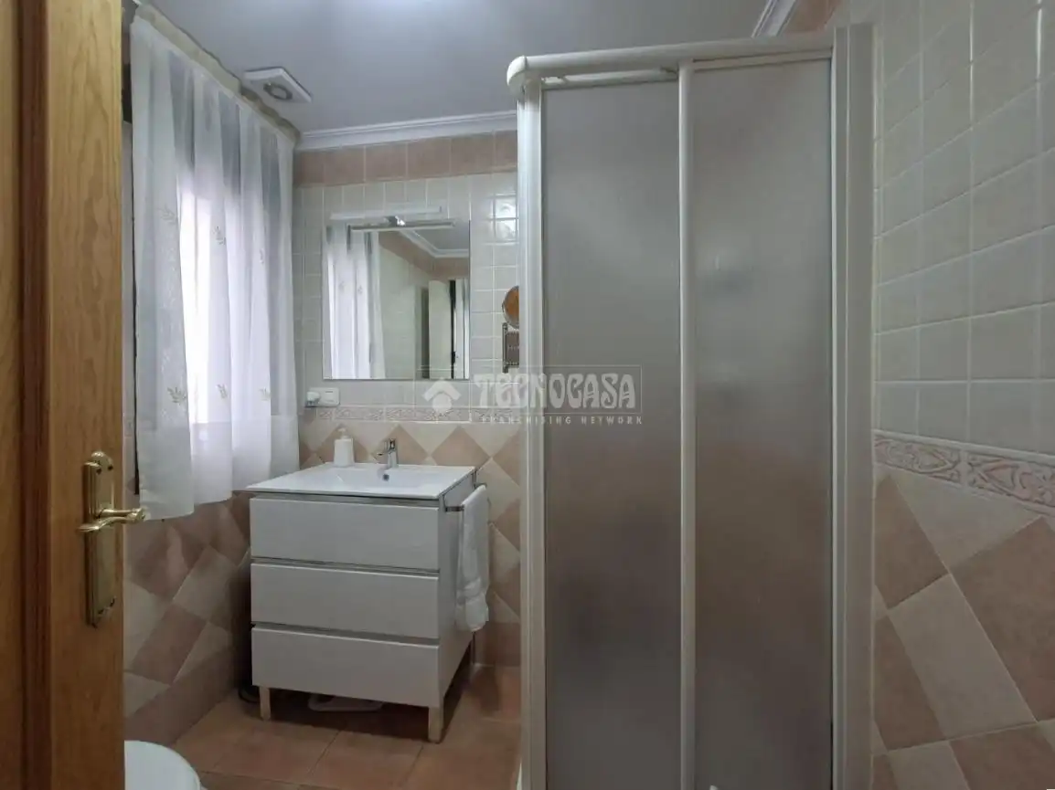 Bany de Pis en venda en Guadix amb Terrassa