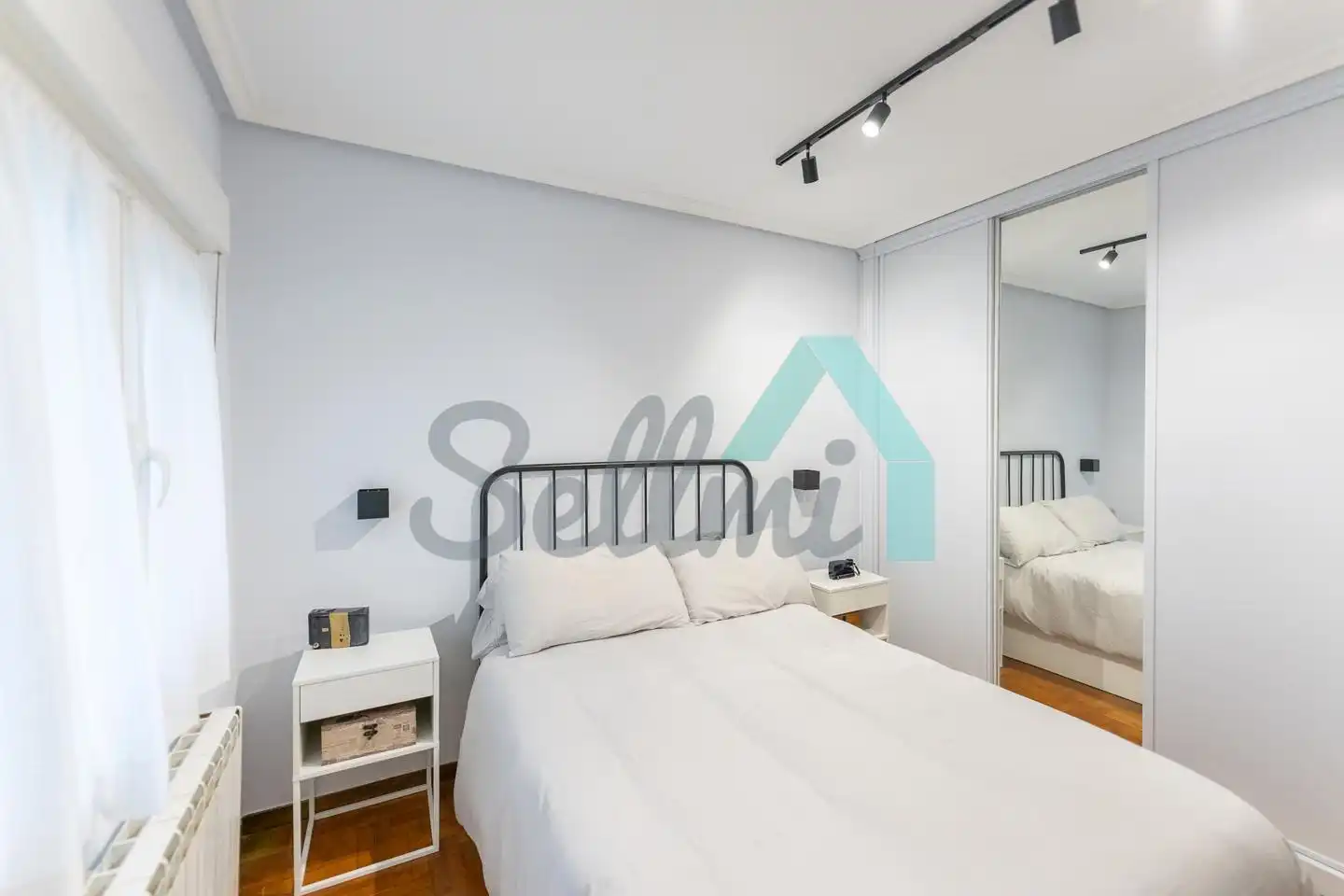 Habitación de Piso de alquiler en Gijón  con Calefacción, Parquet y Amueblado