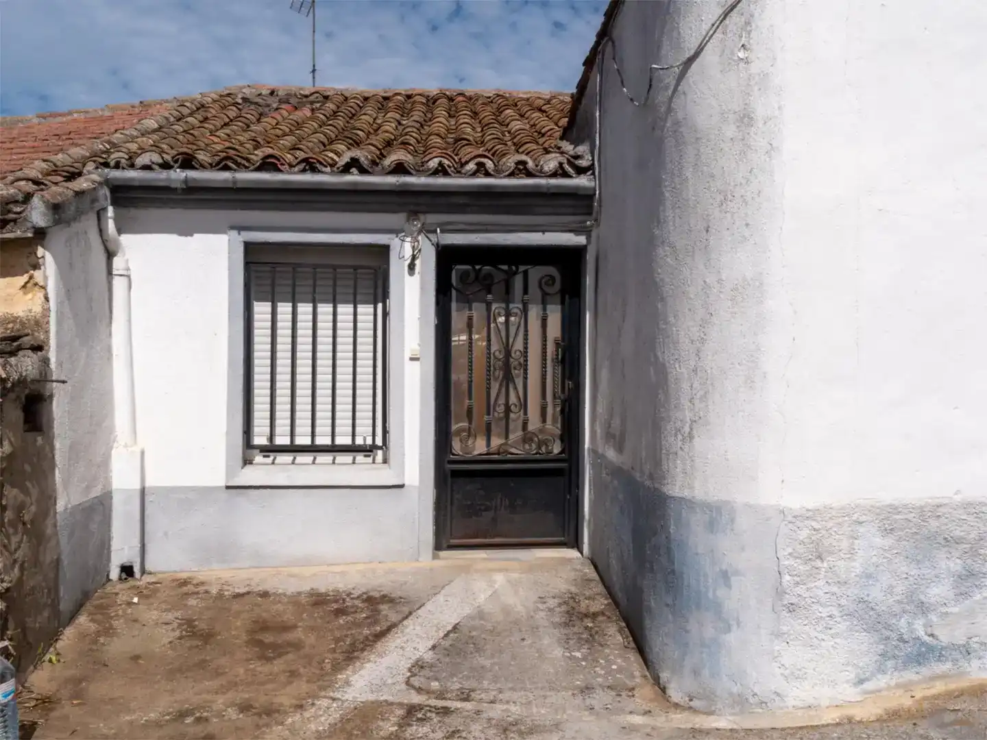 Vista exterior de Pis en venda en Montejo amb Jardí privat i Traster