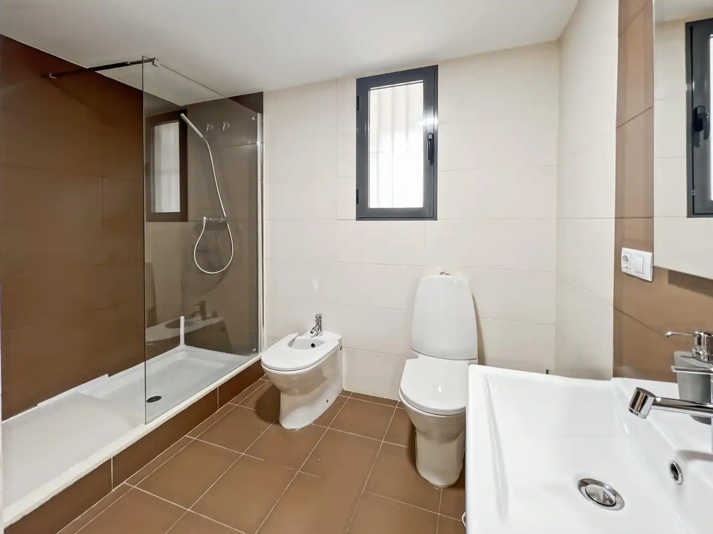 Bathroom of Attic for rent in Castellón de la Plana / Castelló de la Plana  with Air Conditioner and Furnished