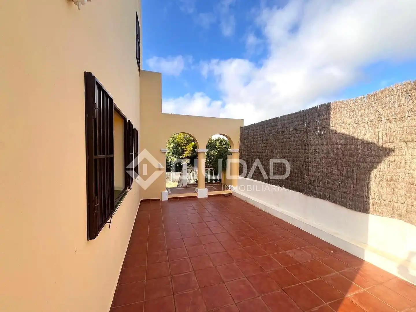 Terraza de Casa adosada en venta en Sanlúcar de Barrameda con Aire acondicionado, Jardín privado y Terraza